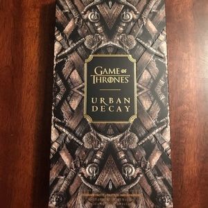 Urban Decay Game of Thrones Eyeshadow Pallette